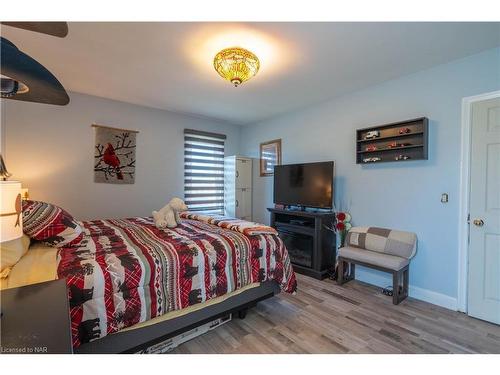 1291 Niagara Boulevard, Fort Erie, ON - Indoor Photo Showing Bedroom
