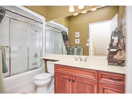138 Loretta Drive, Niagara-On-The-Lake, ON - Indoor Photo Showing Bathroom