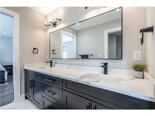 148 Susan Drive, Fonthill, ON - Indoor Photo Showing Bathroom