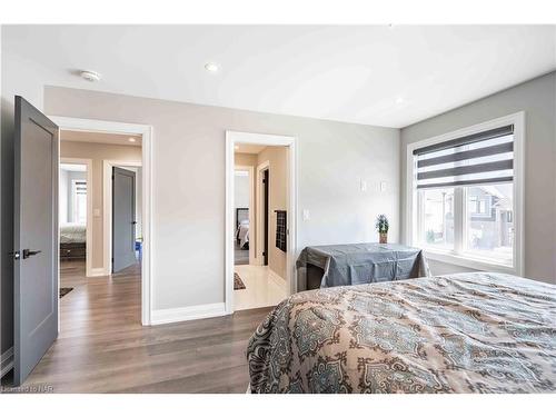 148 Susan Drive, Fonthill, ON - Indoor Photo Showing Bedroom