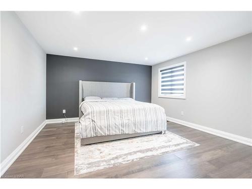 148 Susan Drive, Fonthill, ON - Indoor Photo Showing Bedroom