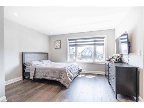 148 Susan Drive, Fonthill, ON - Indoor Photo Showing Bedroom