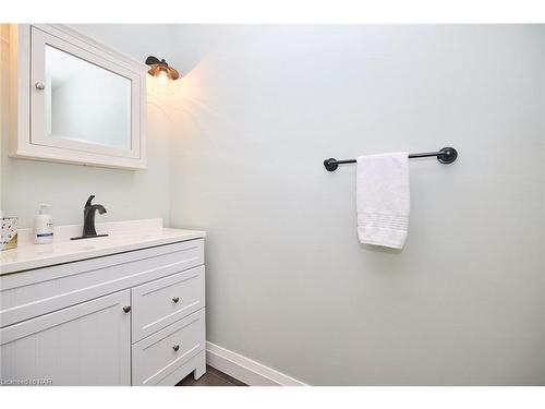 217 Edgar Street, Welland, ON - Indoor Photo Showing Bathroom