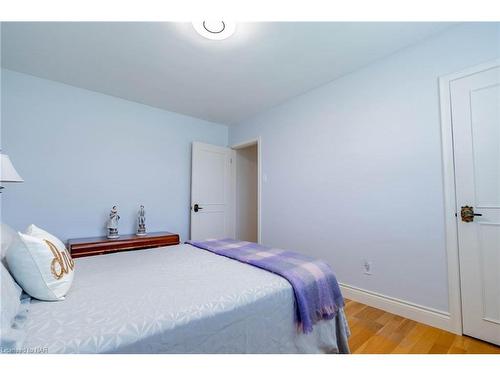 3 Munro Street, Thorold, ON - Indoor Photo Showing Bedroom