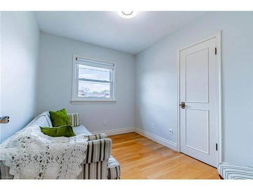 3 Munro Street, Thorold, ON - Indoor Photo Showing Bedroom