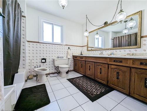 3560 Rapids View Drive, Niagara Falls, ON - Indoor Photo Showing Bathroom