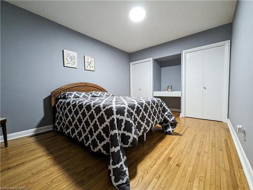 3560 Rapids View Drive, Niagara Falls, ON - Indoor Photo Showing Bedroom