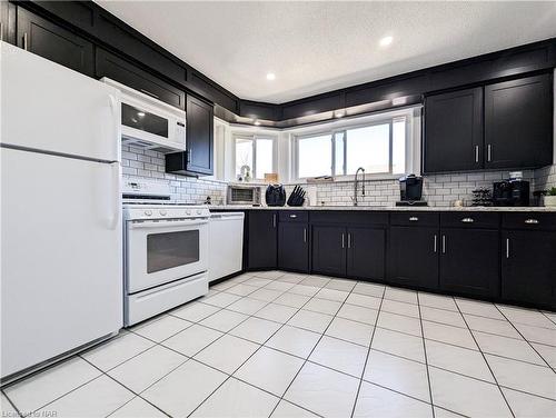 3560 Rapids View Drive, Niagara Falls, ON - Indoor Photo Showing Kitchen