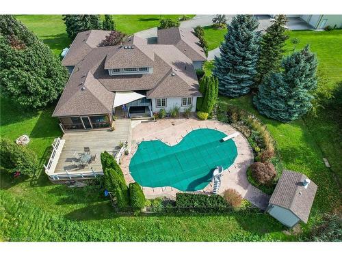 2205 Mewburn Road, Niagara Falls, ON - Outdoor With In Ground Pool