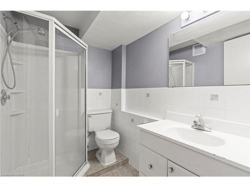 14 Grenville Crescent, Thorold, ON - Indoor Photo Showing Bathroom