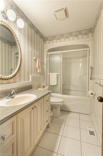 130 St Davids Rd Road, St. Catharines, ON - Indoor Photo Showing Bathroom