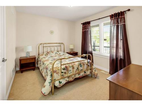 335 Empress Avenue, Welland, ON - Indoor Photo Showing Bedroom