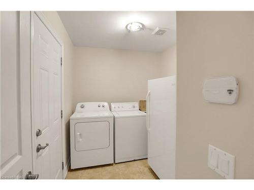 335 Empress Avenue, Welland, ON - Indoor Photo Showing Laundry Room