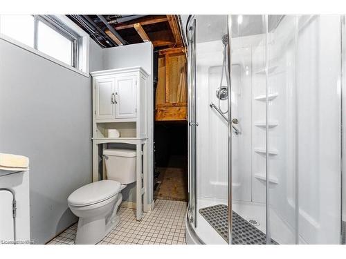111 Tupper Drive, Thorold, ON - Indoor Photo Showing Bathroom