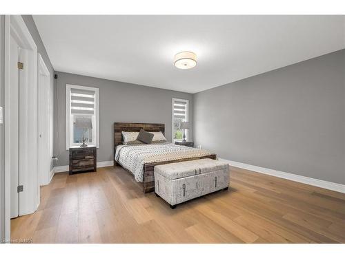 29 Abbott Place, Fonthill, ON - Indoor Photo Showing Bedroom