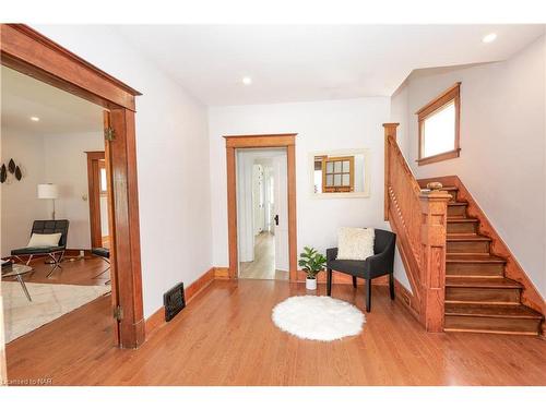 5810 Symmes Street, Niagara Falls, ON - Indoor Photo Showing Other Room