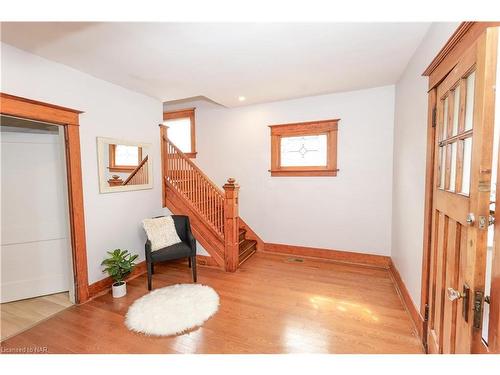 5810 Symmes Street, Niagara Falls, ON - Indoor Photo Showing Other Room