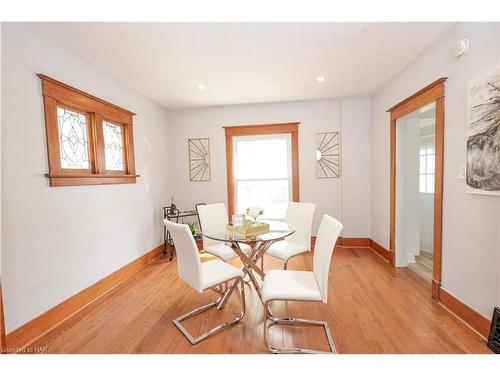 5810 Symmes Street, Niagara Falls, ON - Indoor Photo Showing Dining Room