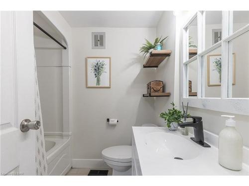 68-151 Linwell Road, St. Catharines, ON - Indoor Photo Showing Bathroom