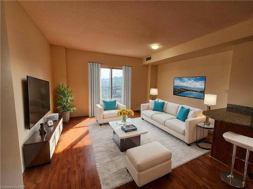 812-135 James Street S, Hamilton, ON - Indoor Photo Showing Living Room