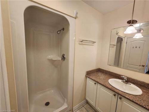 812-135 James Street S, Hamilton, ON - Indoor Photo Showing Bathroom