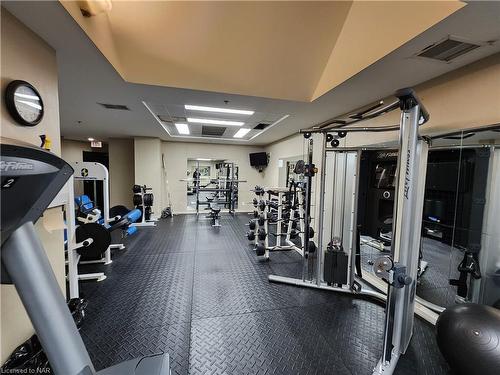 812-135 James Street S, Hamilton, ON - Indoor Photo Showing Gym Room