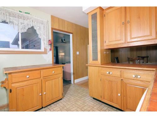 344 Dufferin Street, Fort Erie, ON - Indoor Photo Showing Kitchen