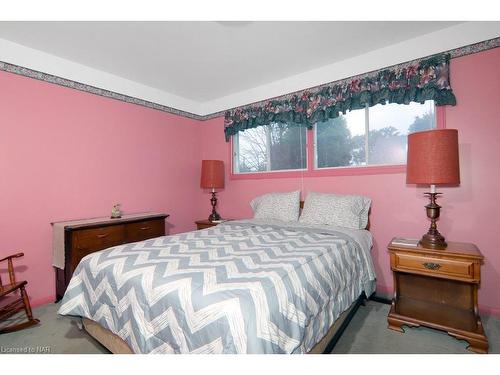 344 Dufferin Street, Fort Erie, ON - Indoor Photo Showing Bedroom