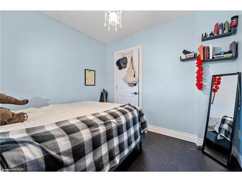 67 West Street N, Thorold, ON - Indoor Photo Showing Bedroom