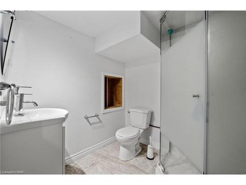 67 West Street N, Thorold, ON - Indoor Photo Showing Bathroom