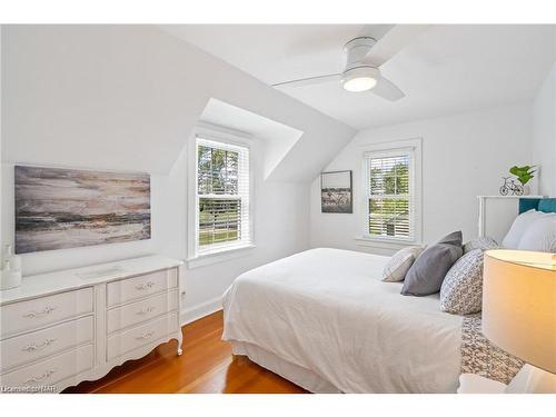 3375 North Shore Drive, Ridgeway, ON - Indoor Photo Showing Bedroom