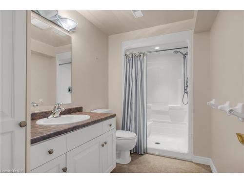 6-42 Concord Street, Fonthill, ON - Indoor Photo Showing Bathroom