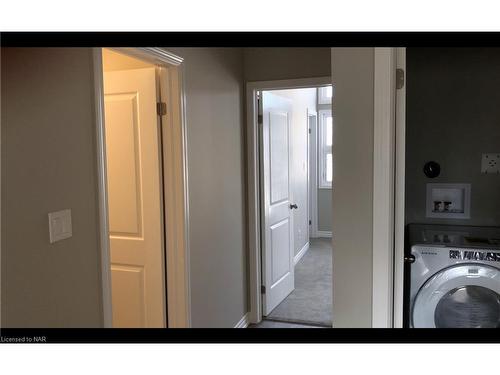 31 Rose Avenue Sw, Welland, ON - Indoor Photo Showing Laundry Room