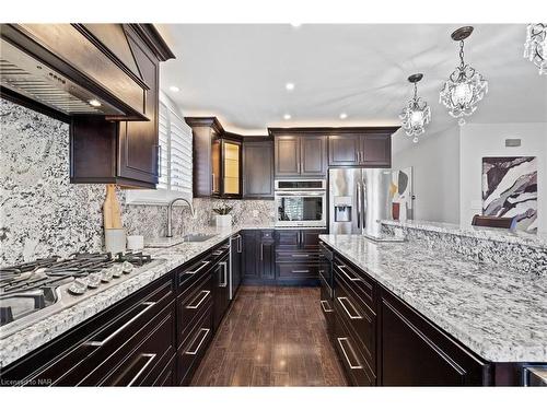 37 Cherie Road, St. Catharines, ON - Indoor Photo Showing Kitchen With Stainless Steel Kitchen With Upgraded Kitchen