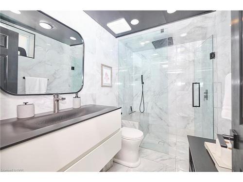 9 Greemore Court, St. Catharines, ON - Indoor Photo Showing Bathroom
