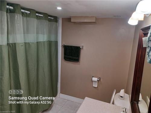 397 Victory Avenue, Welland, ON - Indoor Photo Showing Bathroom