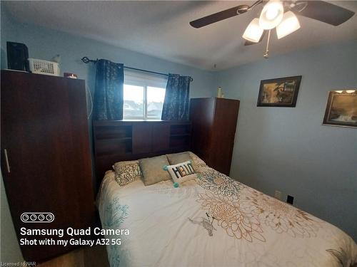 397 Victory Avenue, Welland, ON - Indoor Photo Showing Bedroom