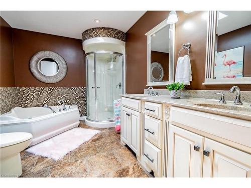 10 D'Everardo Drive, Fonthill, ON - Indoor Photo Showing Bathroom
