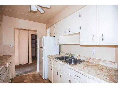 210-72 Main Street E, Port Colborne, ON - Indoor Photo Showing Kitchen With Double Sink