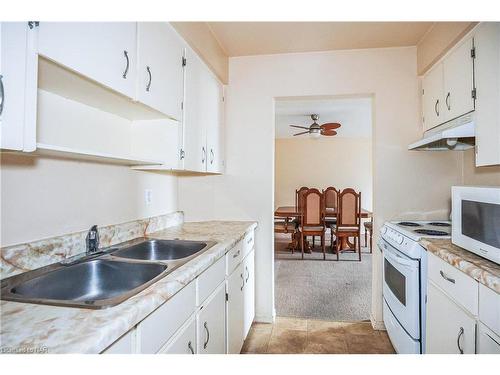 210-72 Main Street E, Port Colborne, ON - Indoor Photo Showing Kitchen With Double Sink