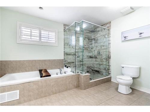 81 Michael Drive, Welland, ON - Indoor Photo Showing Bathroom