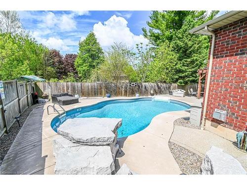 81 Michael Drive, Welland, ON - Outdoor With In Ground Pool With Backyard