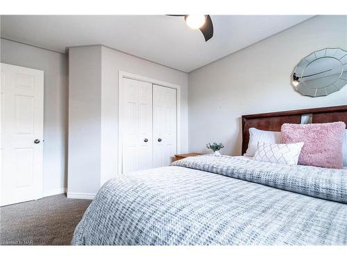 81 Michael Drive, Welland, ON - Indoor Photo Showing Bedroom