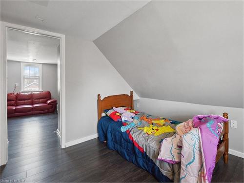 31 Cady Street, Welland, ON - Indoor Photo Showing Bedroom