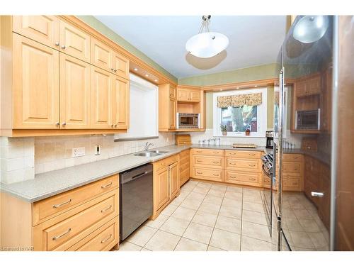 1171 Mcnab Road, Niagara-On-The-Lake, ON - Indoor Photo Showing Kitchen With Double Sink