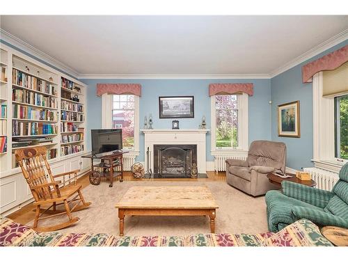 1171 Mcnab Road, Niagara-On-The-Lake, ON - Indoor Photo Showing Living Room With Fireplace