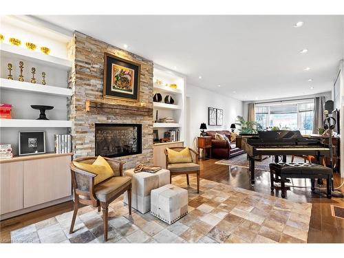 305 John Street, Niagara-On-The-Lake, ON - Indoor Photo Showing Living Room With Fireplace