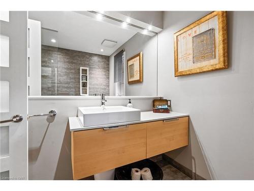 305 John Street, Niagara-On-The-Lake, ON - Indoor Photo Showing Bathroom