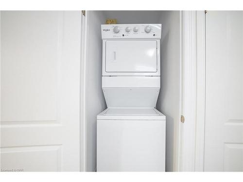 31 Autumn Avenue, Thorold, ON - Indoor Photo Showing Laundry Room