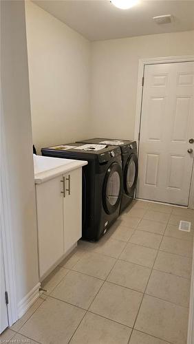 119 Palace Street, Thorold, ON - Indoor Photo Showing Laundry Room